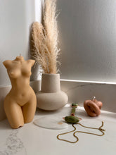 Load image into Gallery viewer, Knot Candle
